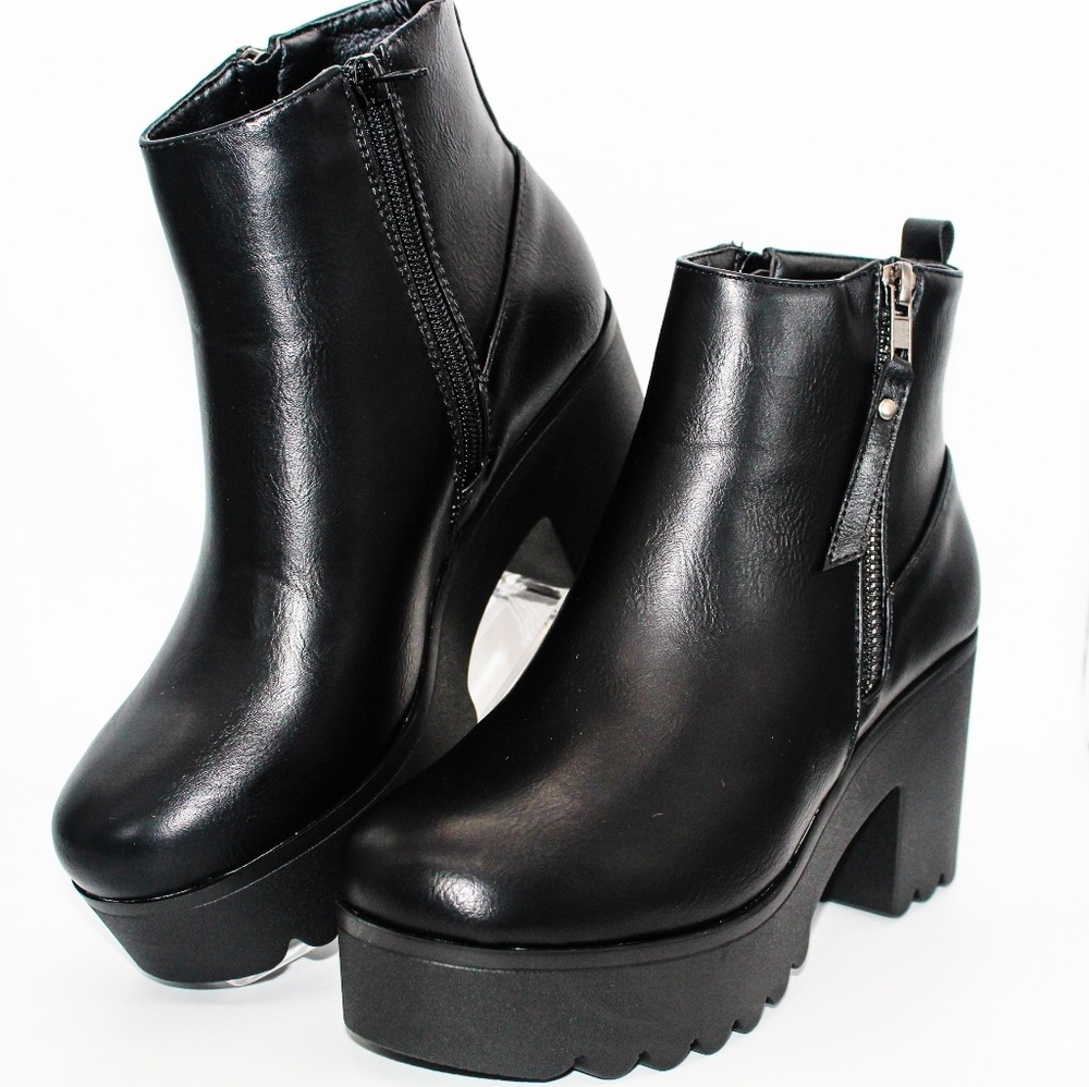 Last pairs 5.5 & 7"Alexa" 🖤booties - Picture 5 of 7